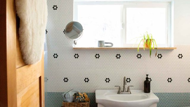 Innovative Bathroom Storage Solutions: Transform Your Space on a Budget