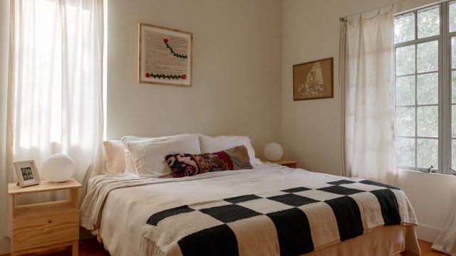 Transform Your Bedroom on a Budget: AI Tips for a Luxurious Look
