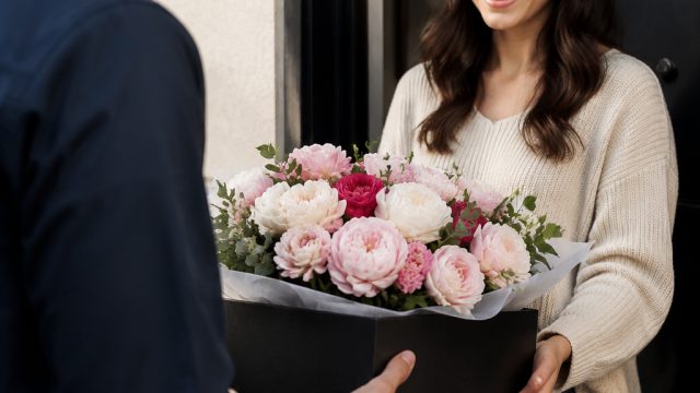 Unlocking the Secrets of Luxury Flower Delivery in 2023
